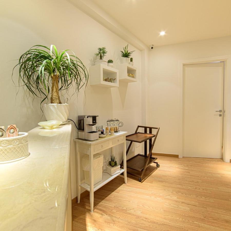 Aminta - Rooms & Wellness Андрия Екстериор снимка