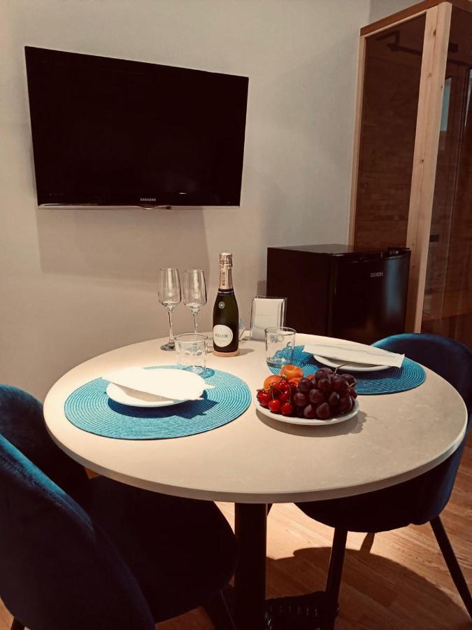 Aminta - Rooms & Wellness Андрия Екстериор снимка